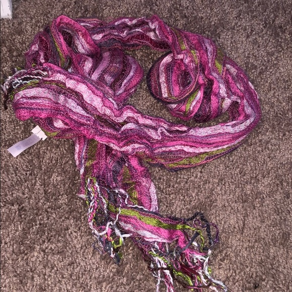 Scarf - Picture 1 of 2